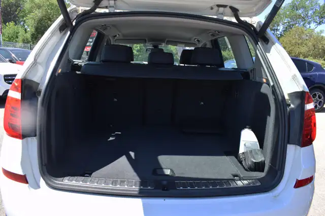 BMW X3 view 8