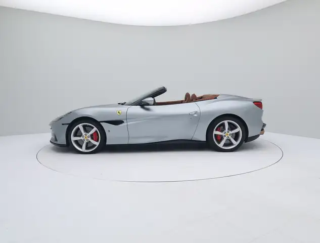 Ferrari Portofino view 12