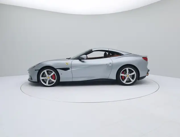 Ferrari Portofino view 13
