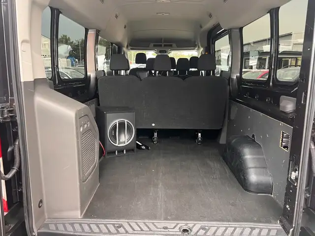 Ford Transit view 12