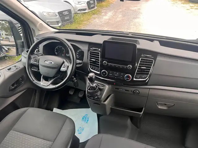 Ford Transit view 9