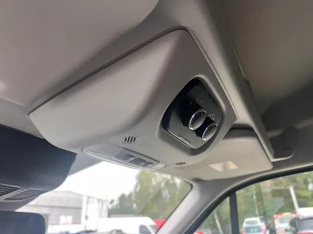 Ford Transit view 17
