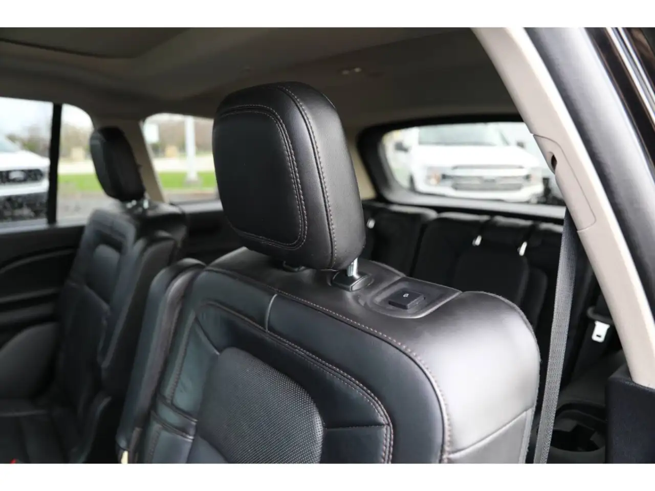 Lincoln Aviator снимка Lincoln Aviator
