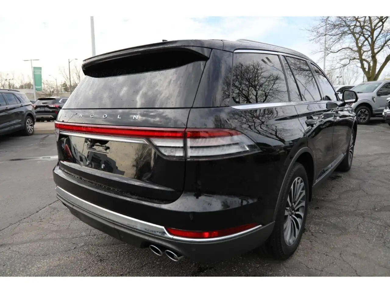 Lincoln Aviator снимка Lincoln Aviator
