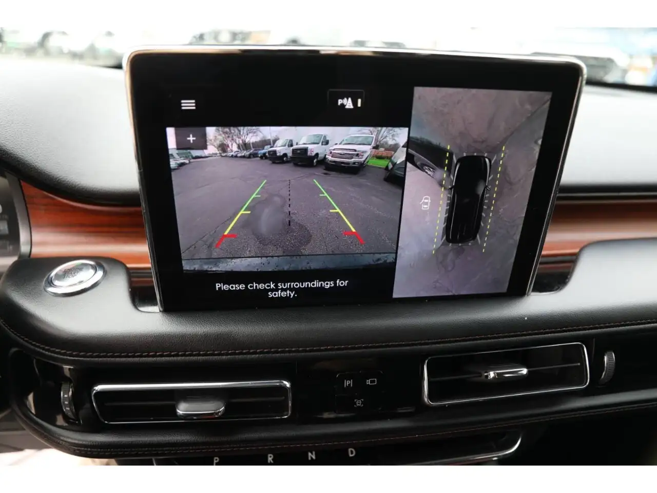 Lincoln Aviator снимка Lincoln Aviator