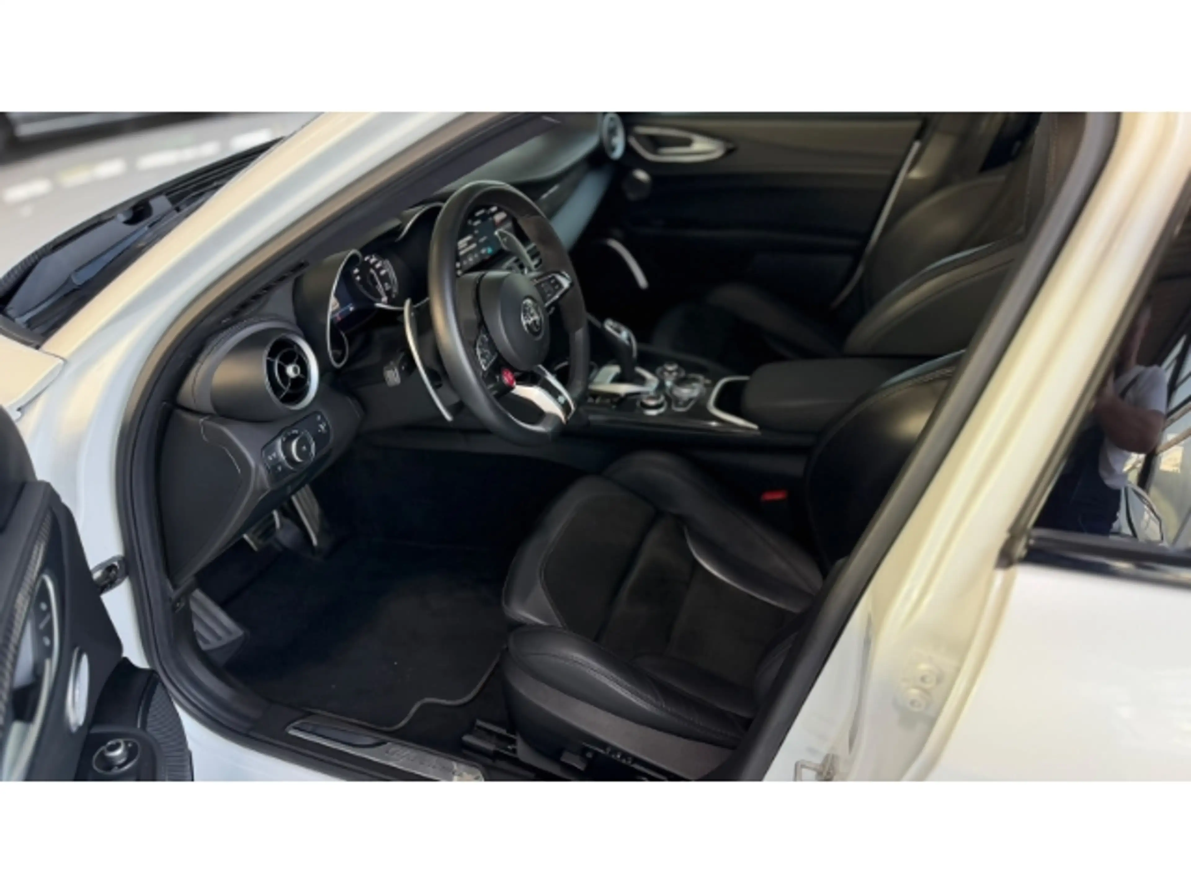 Alfa Romeo Giulia Quadrifoglio 2.9 V6 Bi-Turbo EU6d — photo 8
