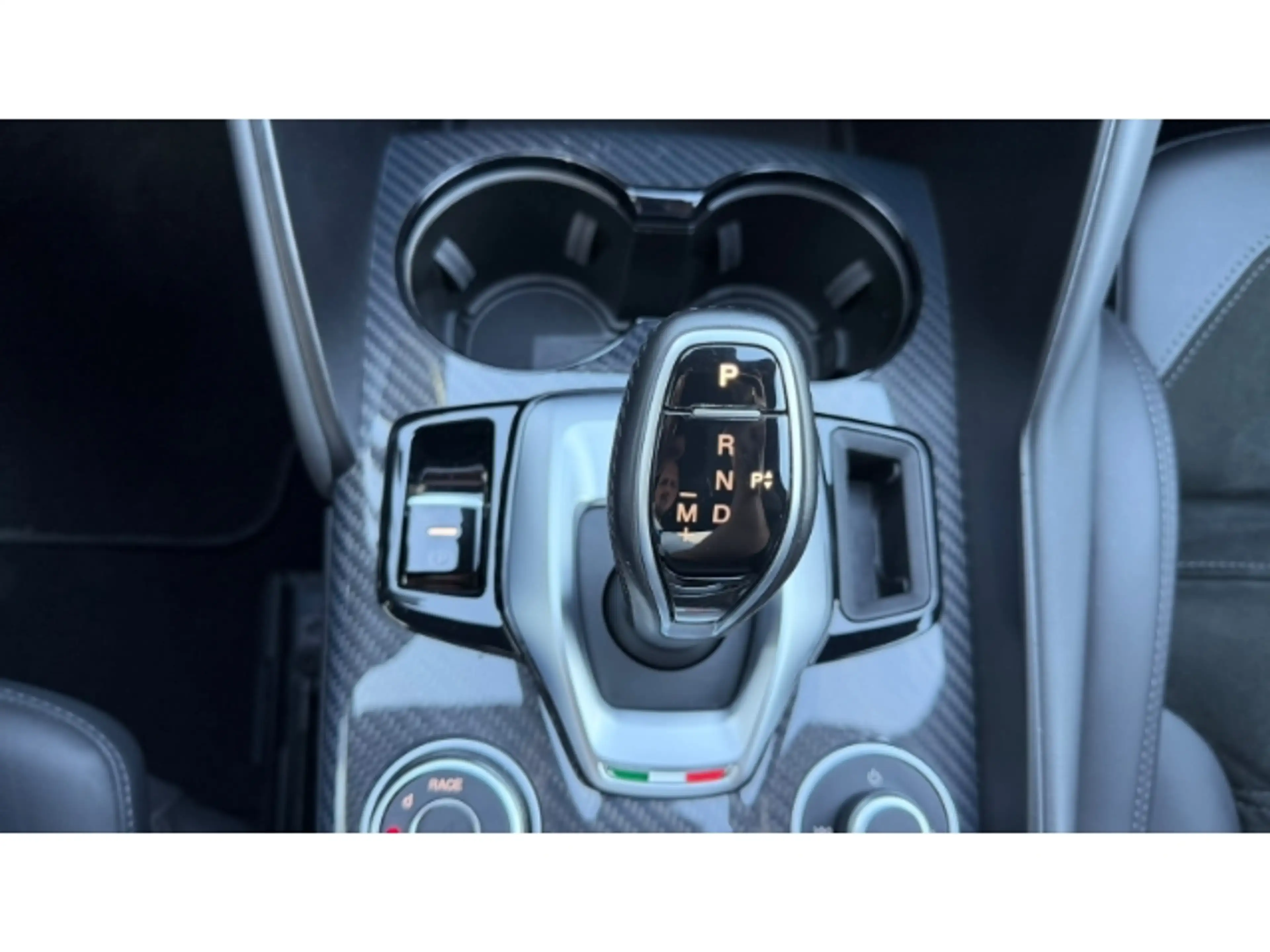 Alfa Romeo Giulia Quadrifoglio 2.9 V6 Bi-Turbo EU6d — photo 15