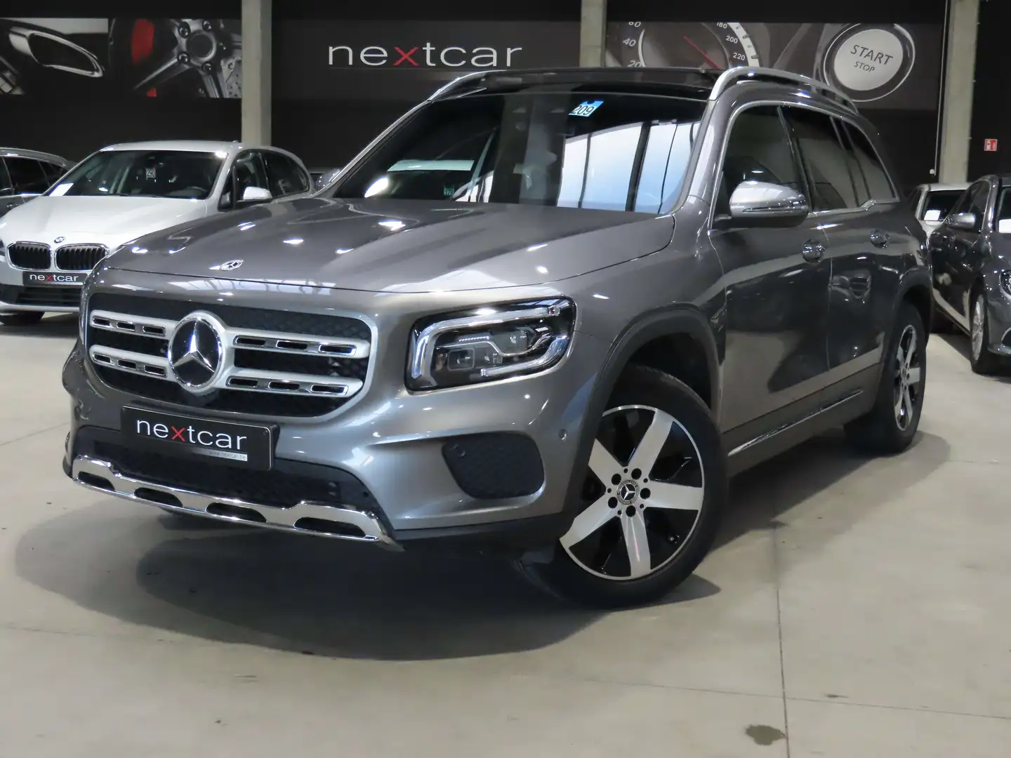 Mercedes-Benz GLB 180 d 8GTRONIC Luxury TPANO-CUIR-LED-NAVI-PARKTRONIC Gris - 1