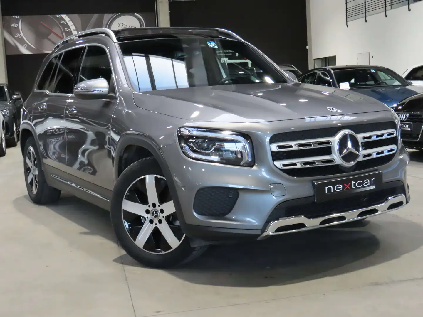 Mercedes-Benz GLB 180 d 8GTRONIC Luxury TPANO-CUIR-LED-NAVI-PARKTRONIC Gris - 2