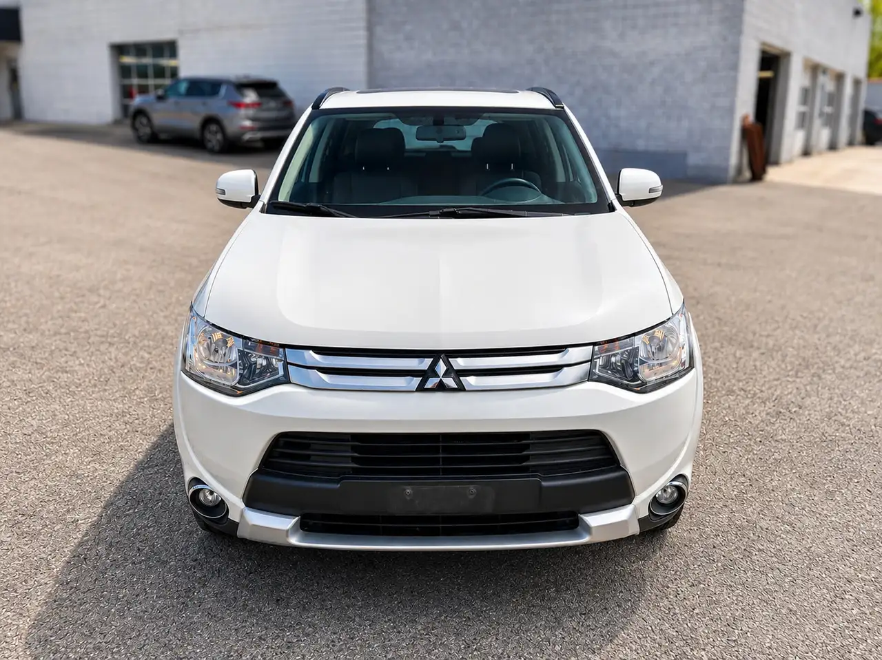 Mitsubishi Outlander снимка Mitsubishi Outlander