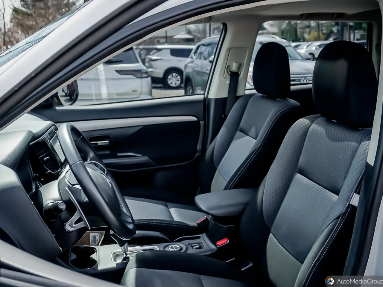 Mitsubishi Outlander снимка Mitsubishi Outlander