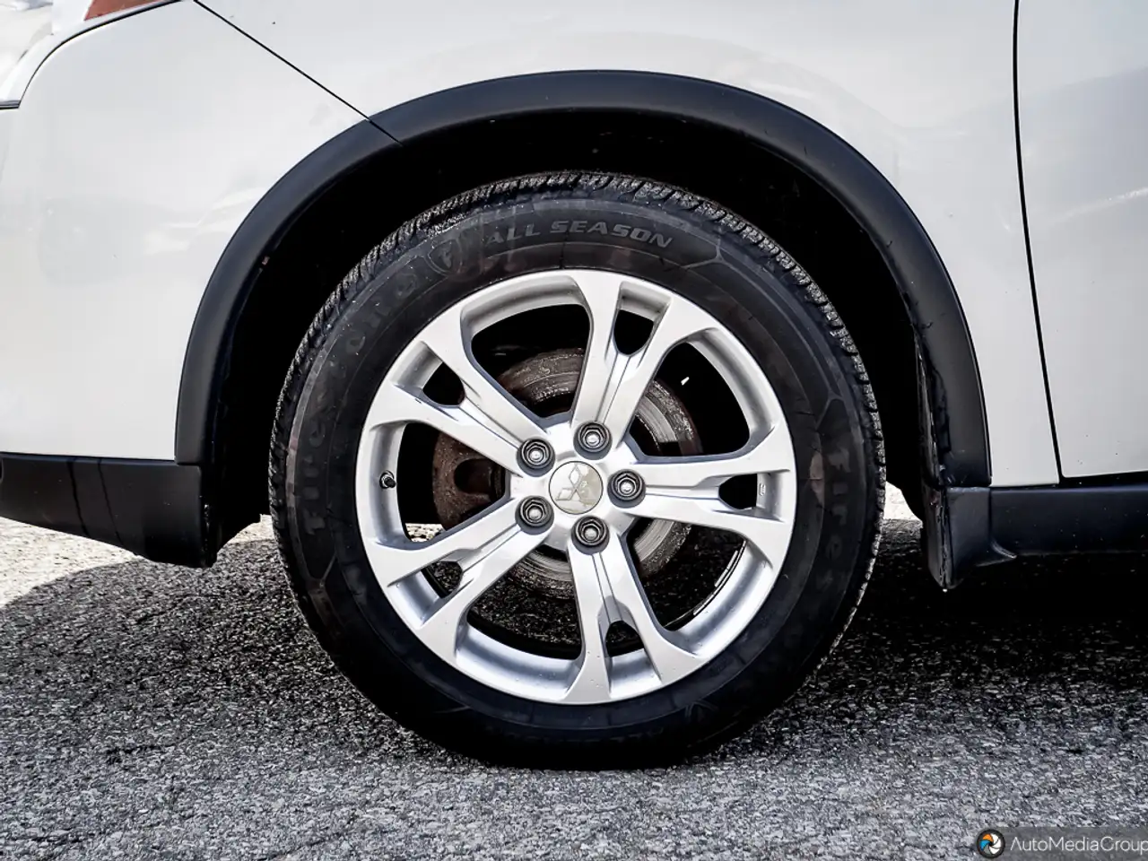 Mitsubishi Outlander снимка Mitsubishi Outlander
