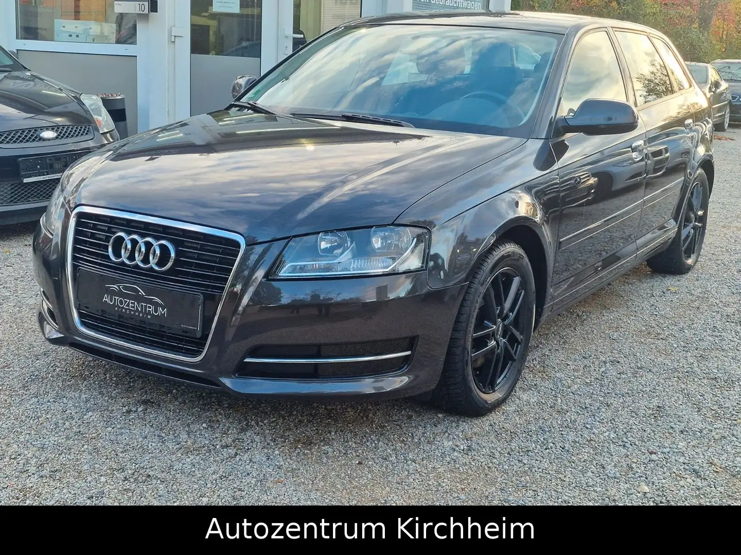 Audi A3 Sportback 1.4 TFSI Attraction Grau - 1