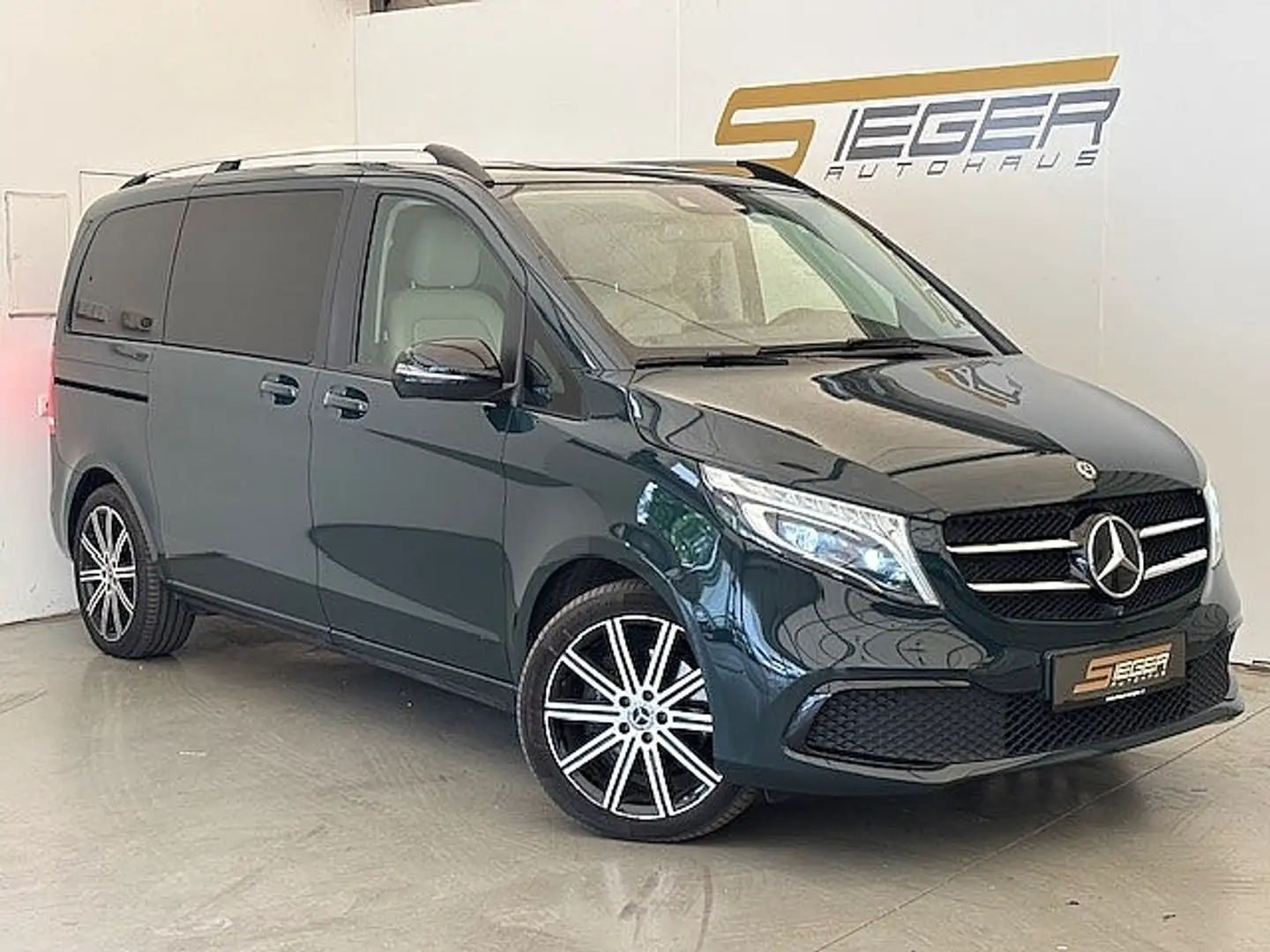 Mercedes-Benz V -300 d AVANTGARDE EDITION 4MATIC kompakt Vert - 1