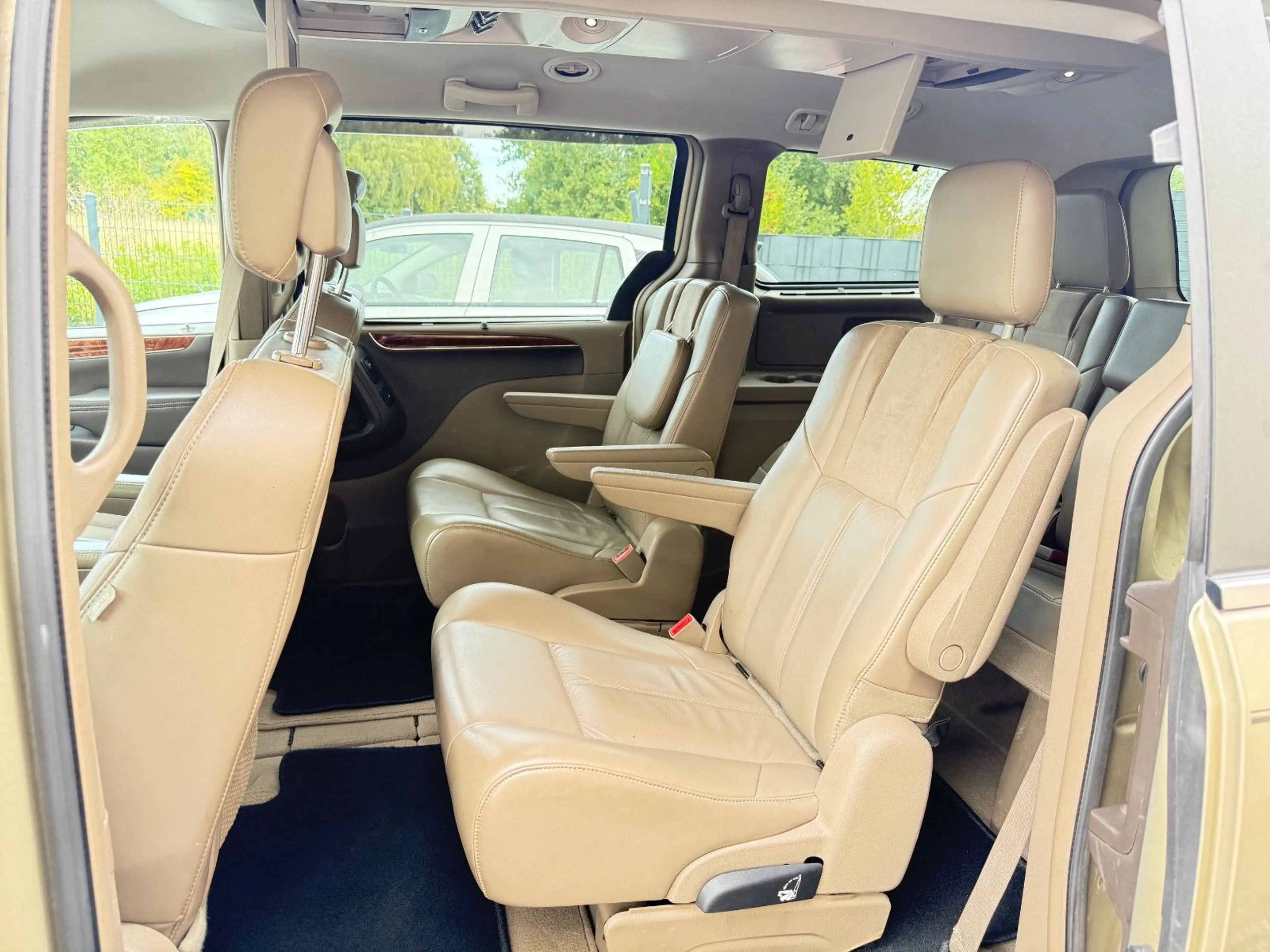 Chrysler Grand Voyager 3.6+LPG Gas+Leder+AHK+7 Sitze+ — photo 12