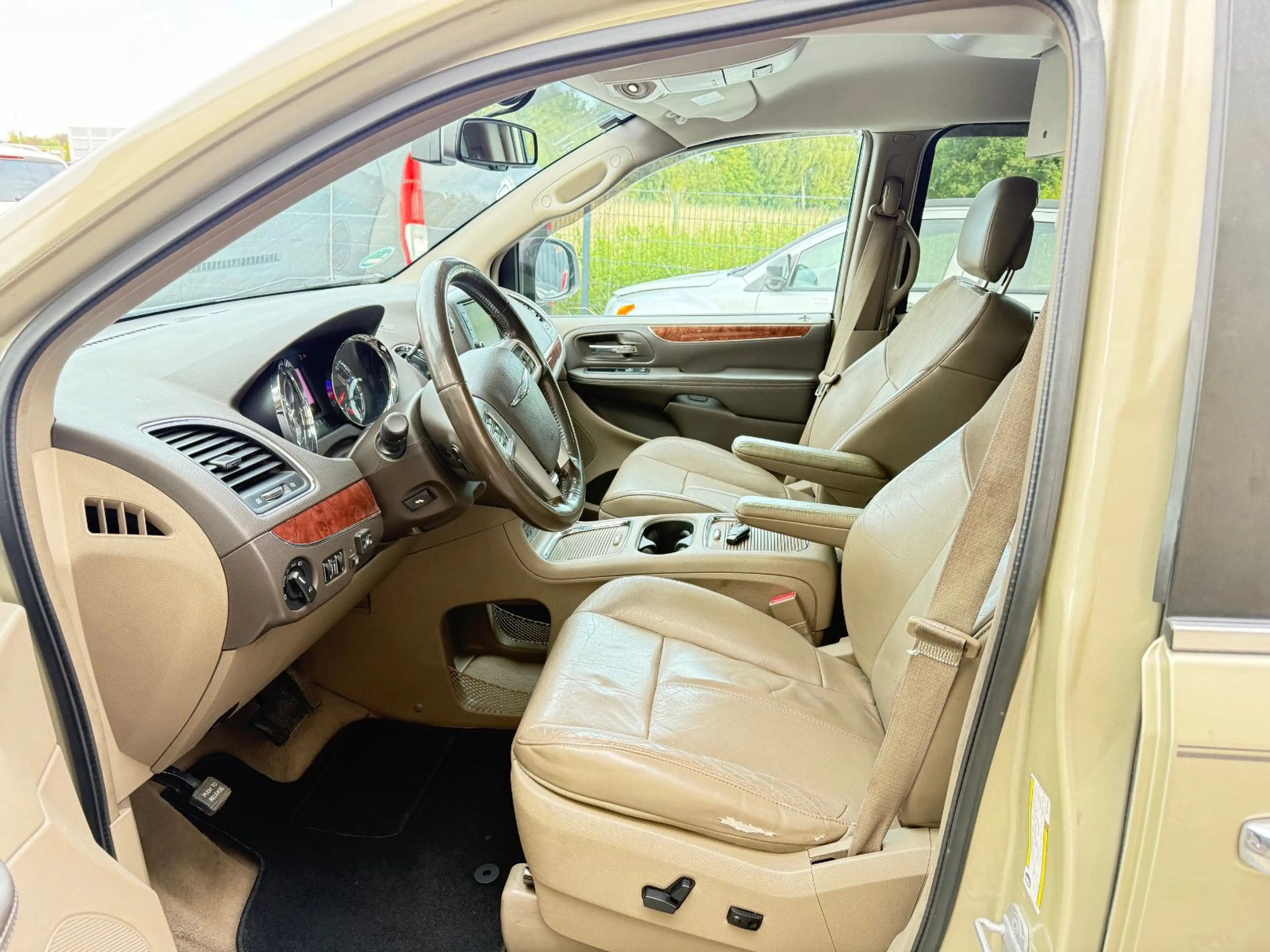 Chrysler Grand Voyager 3.6+LPG Gas+Leder+AHK+7 Sitze+ — photo 11