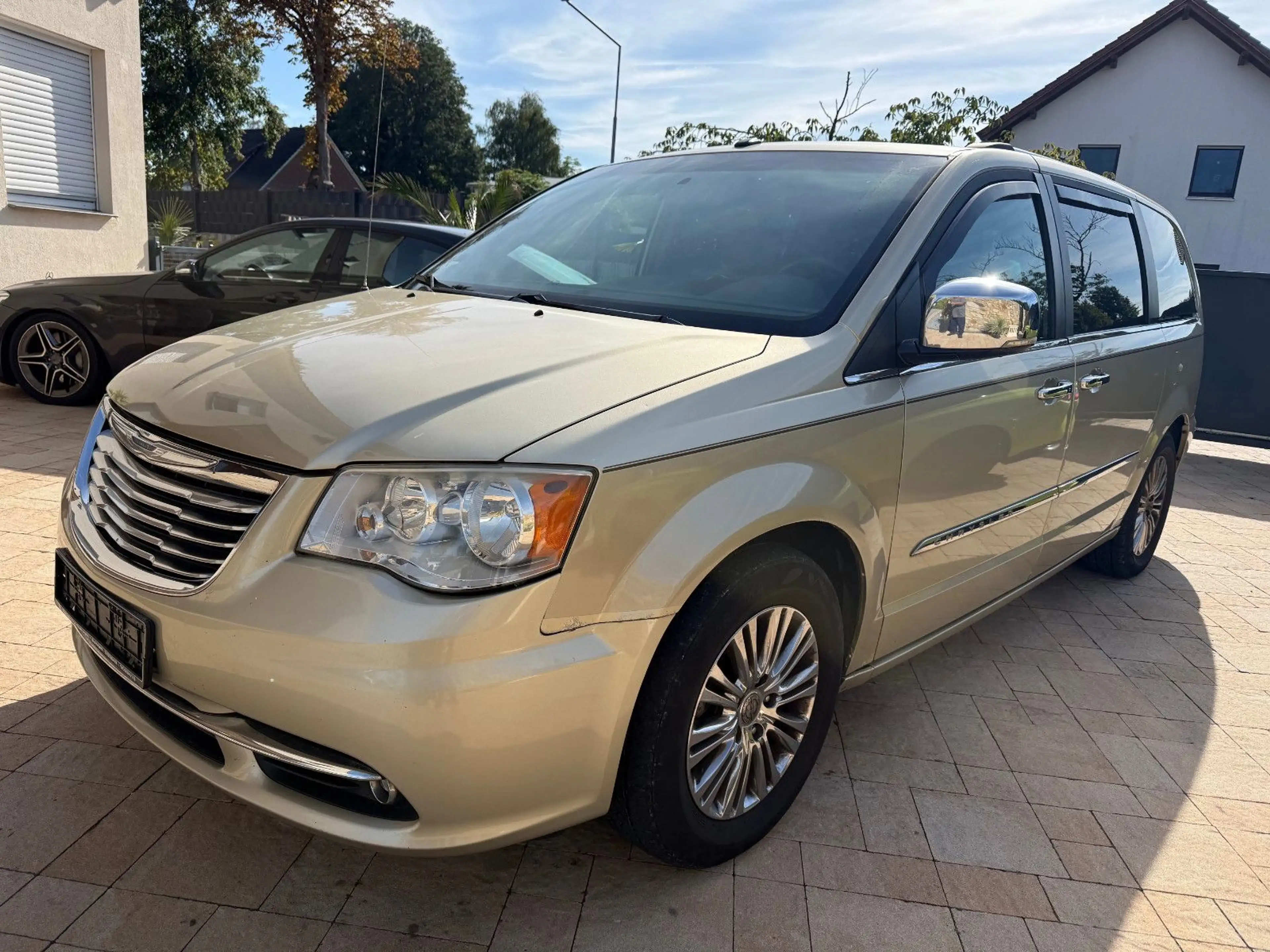 Chrysler Grand Voyager 3.6+LPG Gas+Leder+AHK+7 Sitze+