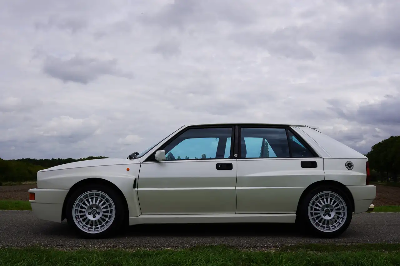 Lancia Delta 2.0-16V HF Integrale Evoluzione II Bianco Perlato, foto 2