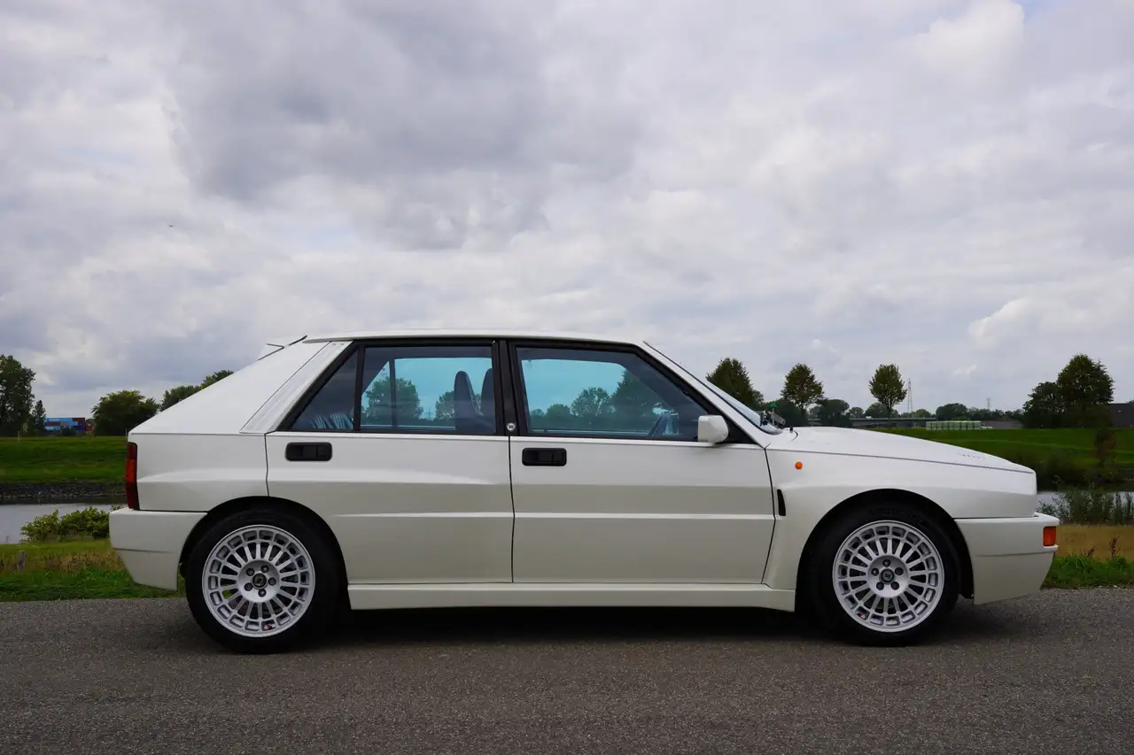 Lancia Delta 2.0-16V HF Integrale Evoluzione II Bianco Perlato, foto 7