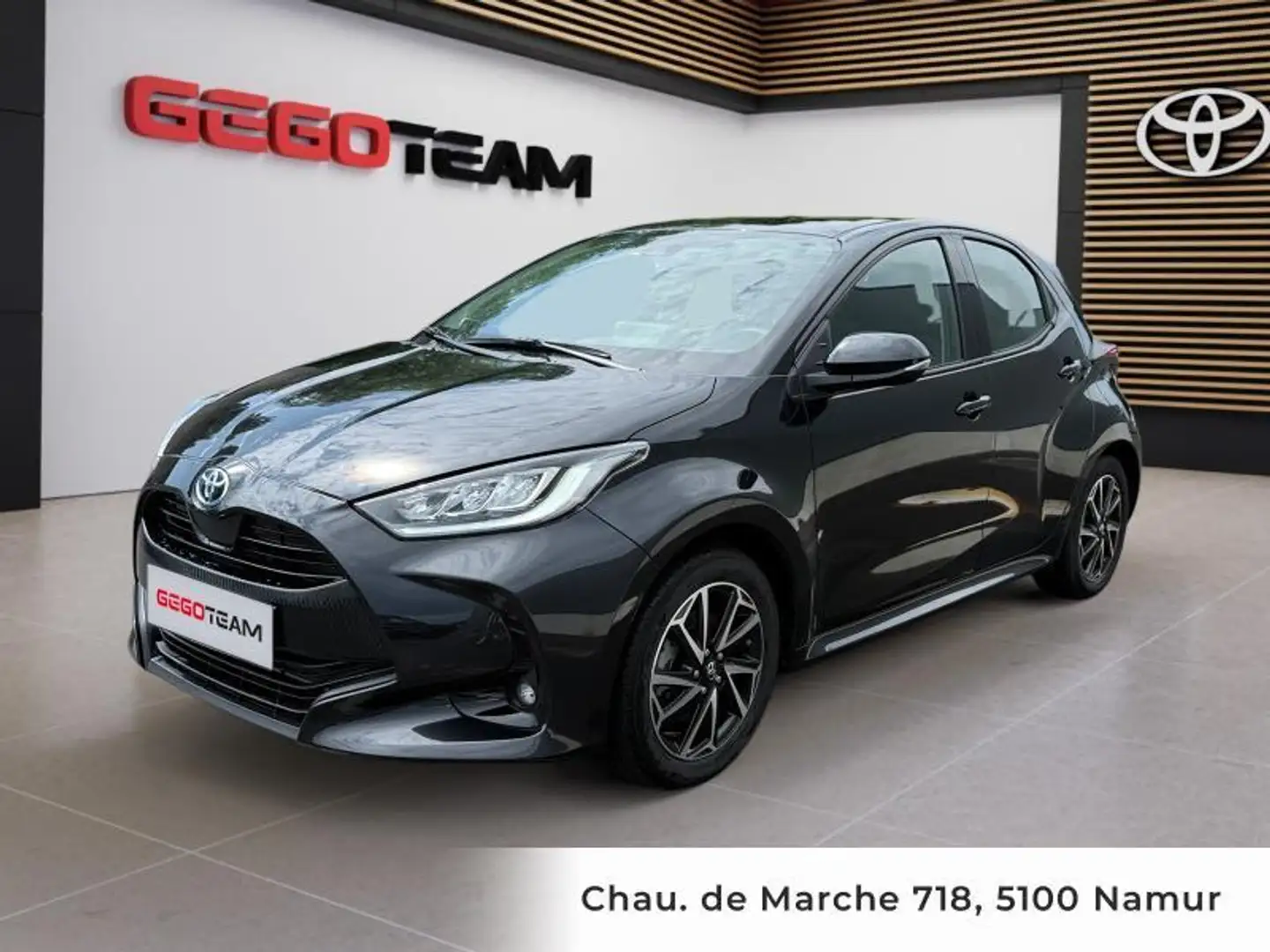 Toyota Yaris Iconic Zwart - 1