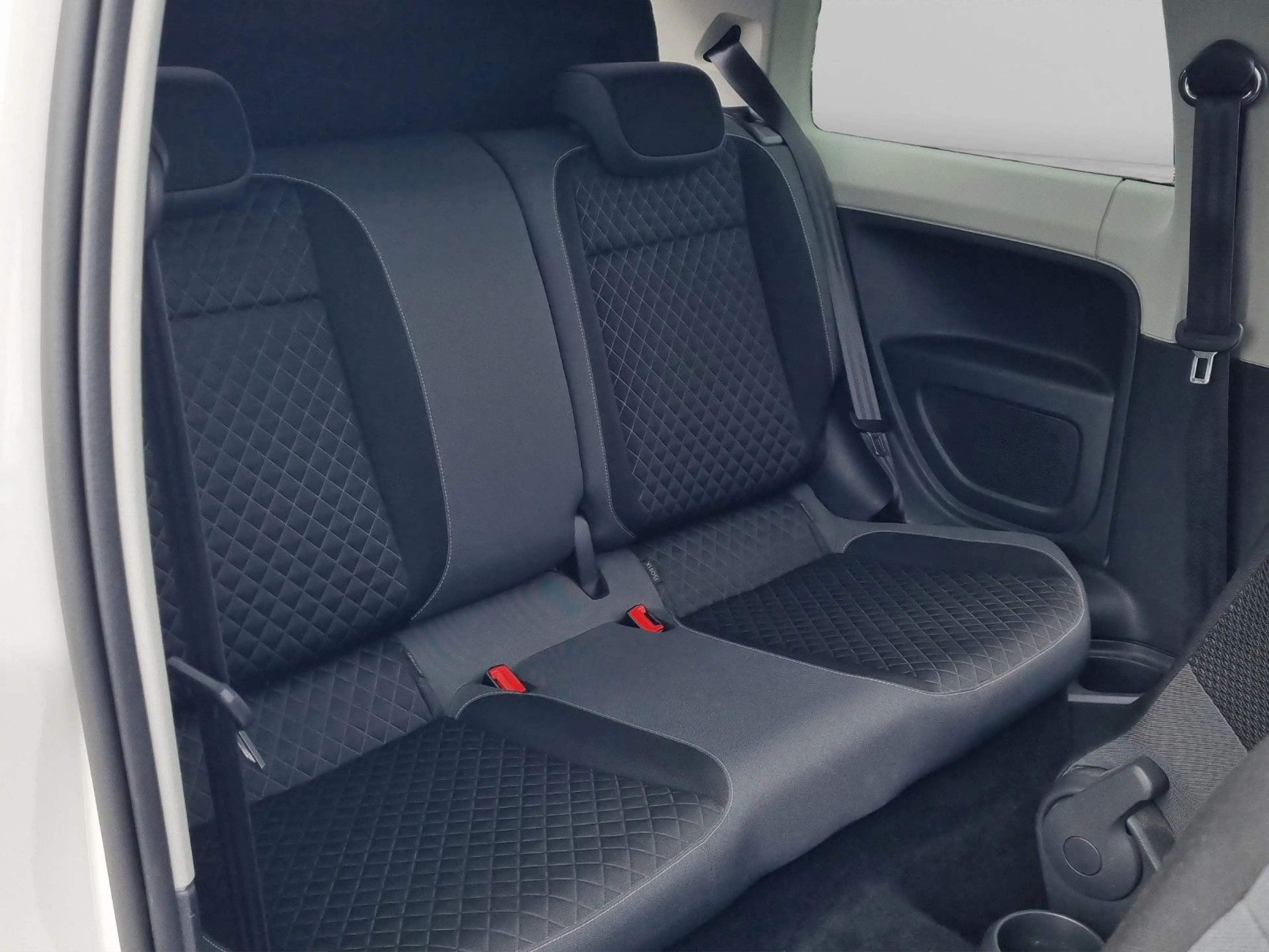Skoda Citigo Ambition 1,0 TSI SHZ Klima — photo 13