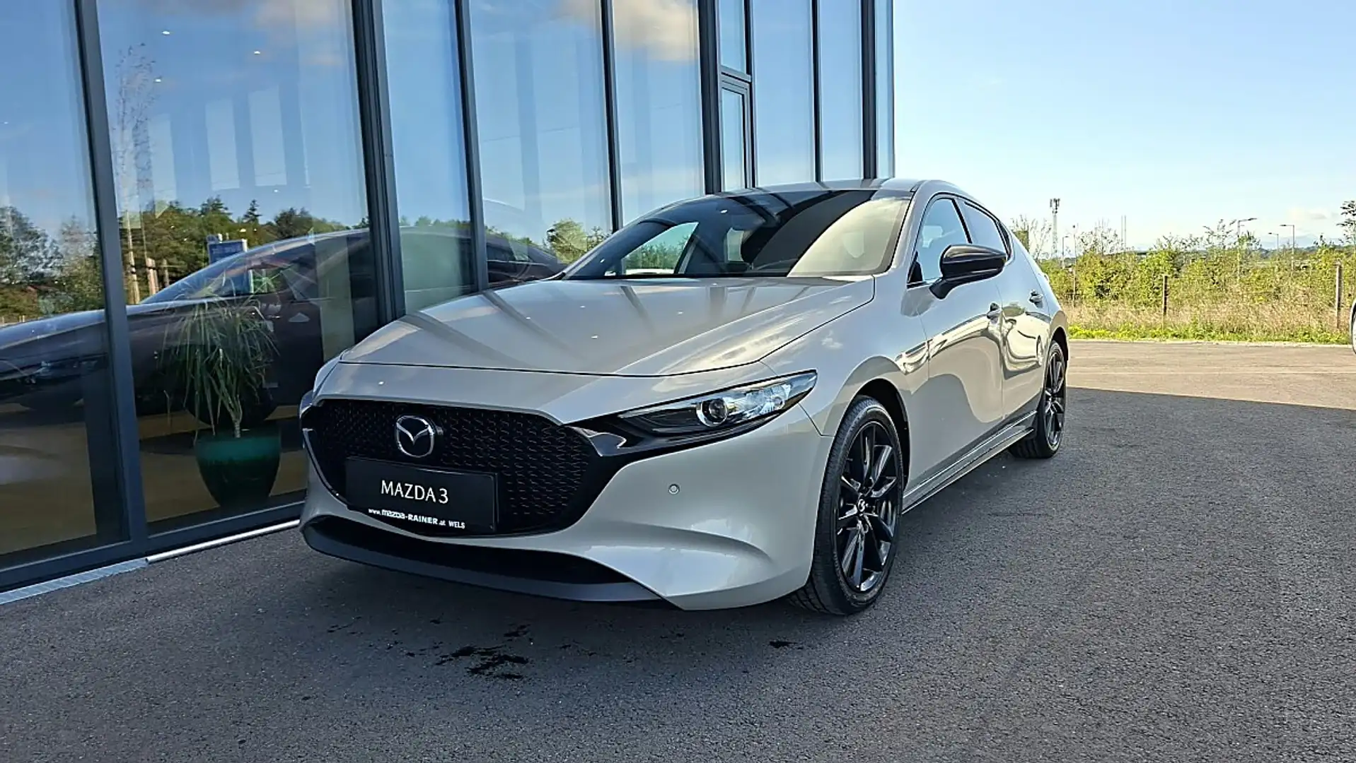 Mazda 3 Mazda3 e-Skyactiv-G140 Homura Aut. Beige - 1