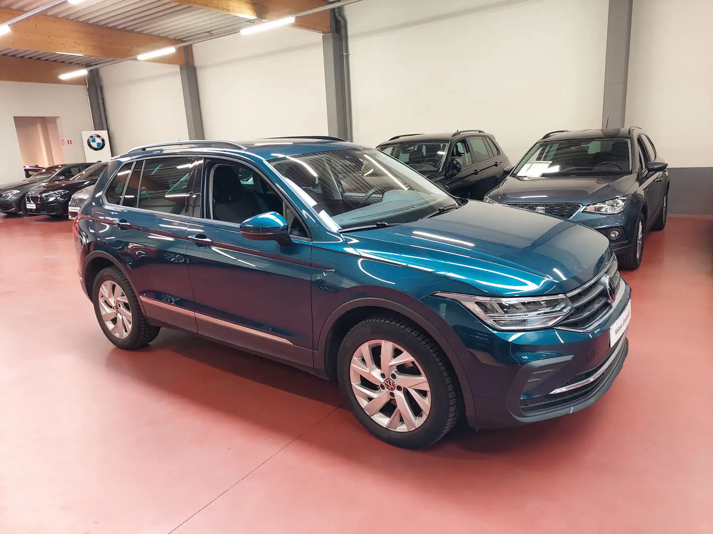 Volkswagen Tiguan 2.0 TDi + 4x4 + DSG + CAM + KeylessGO + CarPLAY Bleu - 1