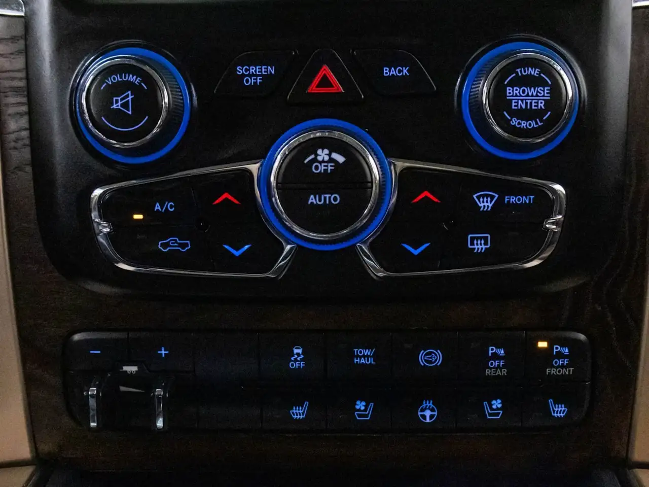 RAM 2500 снимка RAM 2500