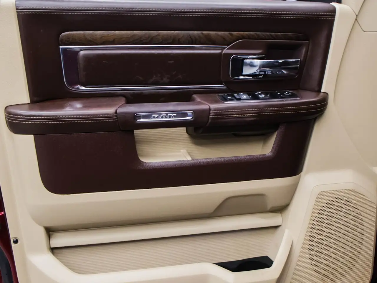 RAM 2500 снимка RAM 2500