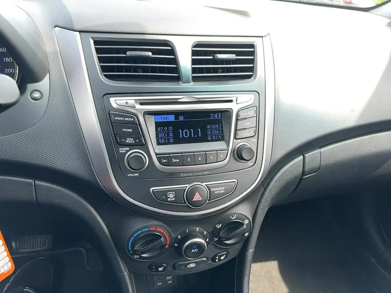 Hyundai ACCENT снимка Hyundai ACCENT