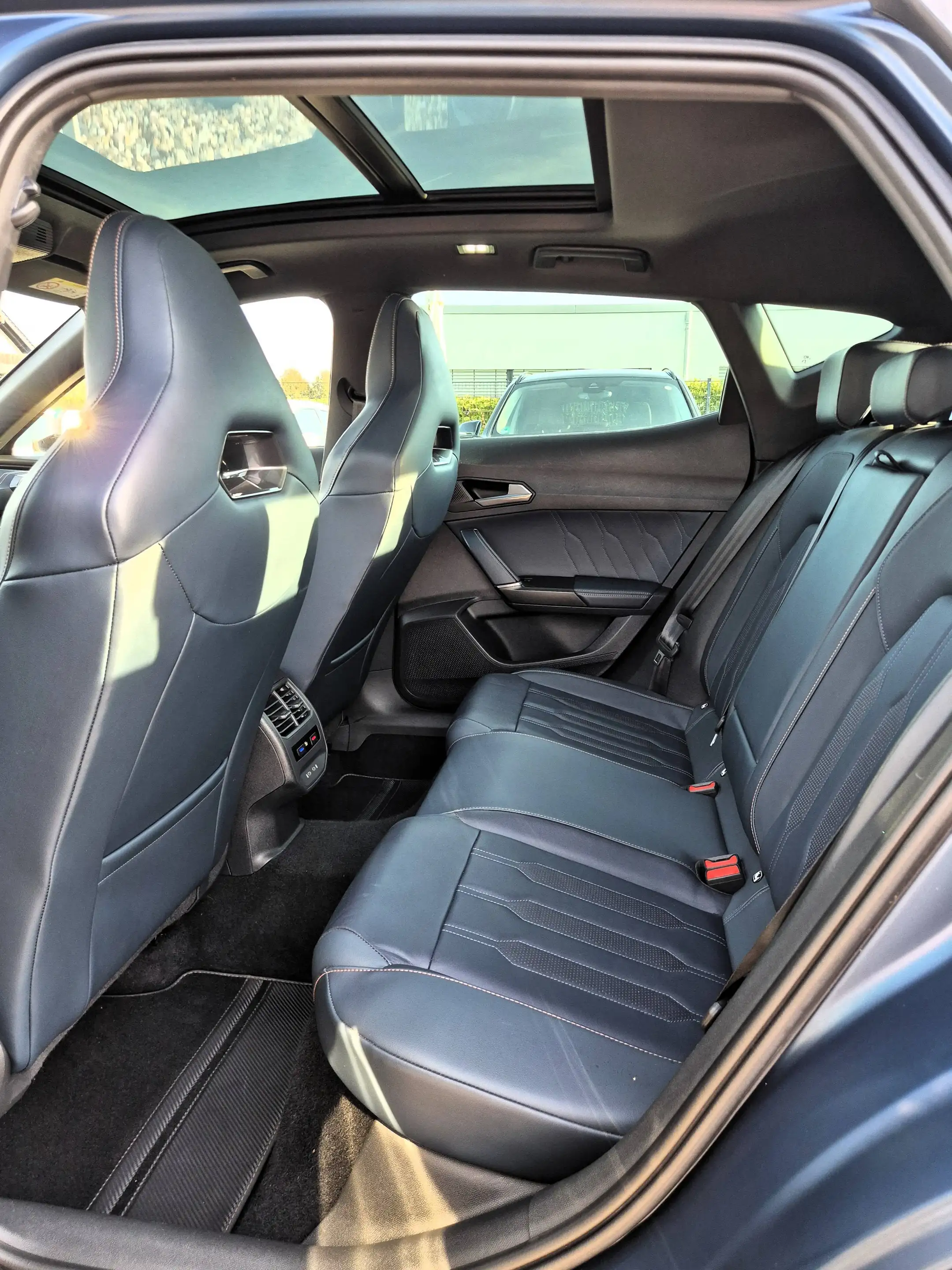 CUPRA Formentor Formentor VZ 2.0 TSI 4Drive DSG/LED/NAVI/SHZ/PANO/MATT — photo 10