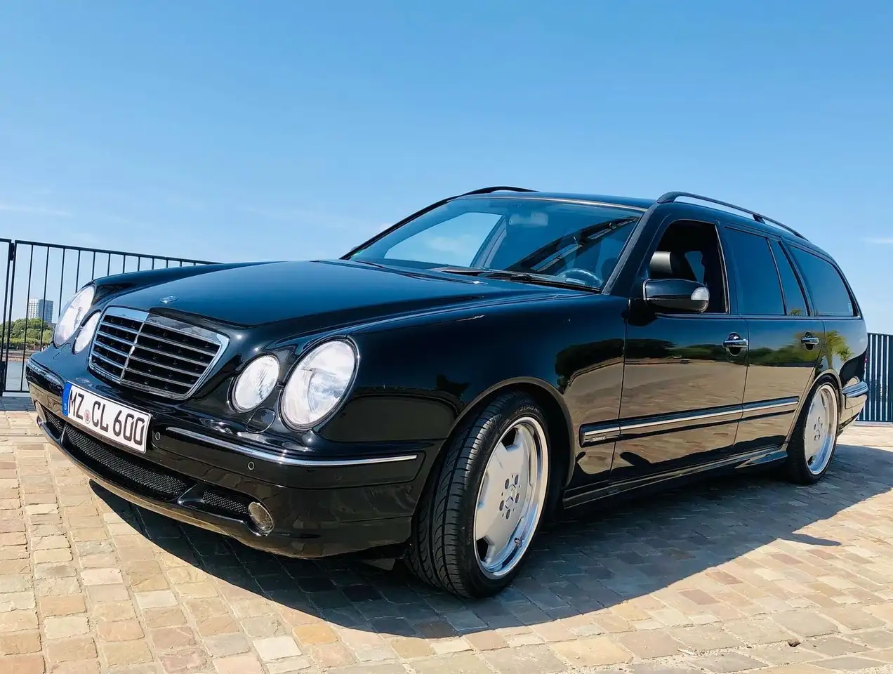 Mercedes-Benz E 55 AMG
