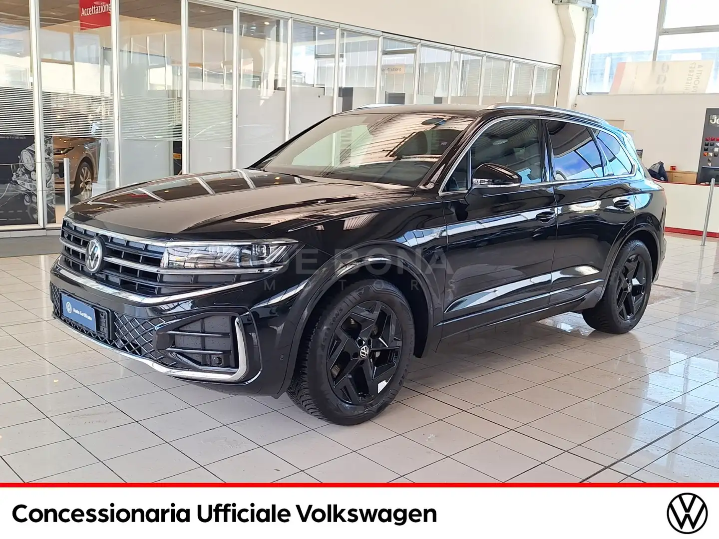 Volkswagen Touareg 3.0 v6 tdi scr r-line 231cv auto Zwart - 1