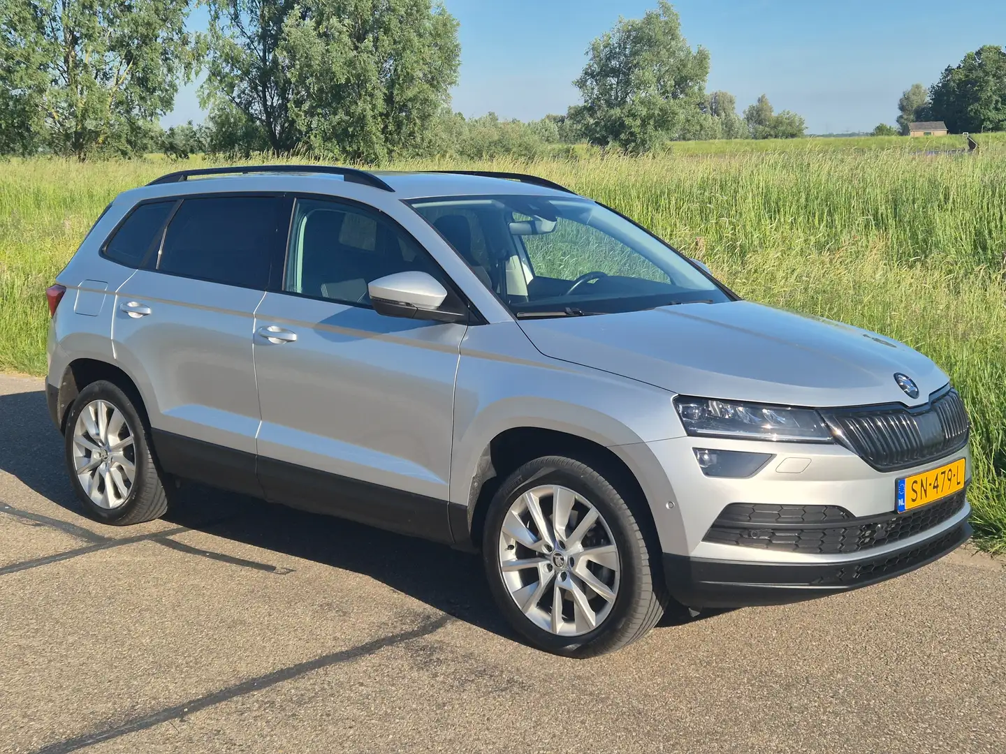 Skoda Karoq 1.5 TSI ACT St. Business Zilver - 2