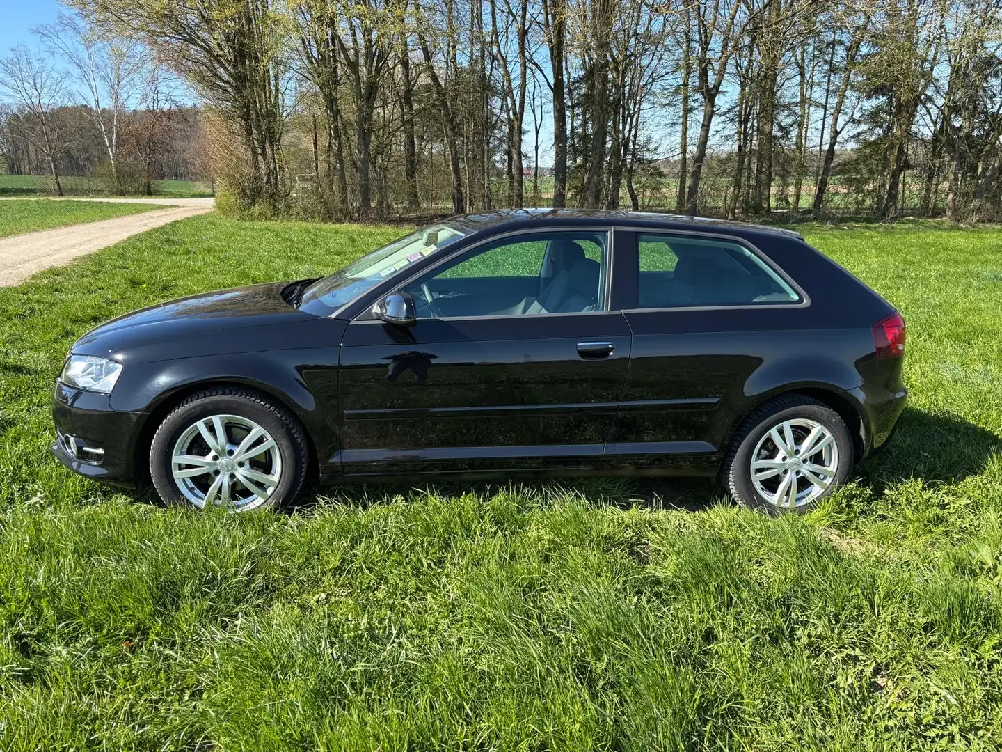 Audi A3 1.4 TFSI Attraction Schwarz - 1