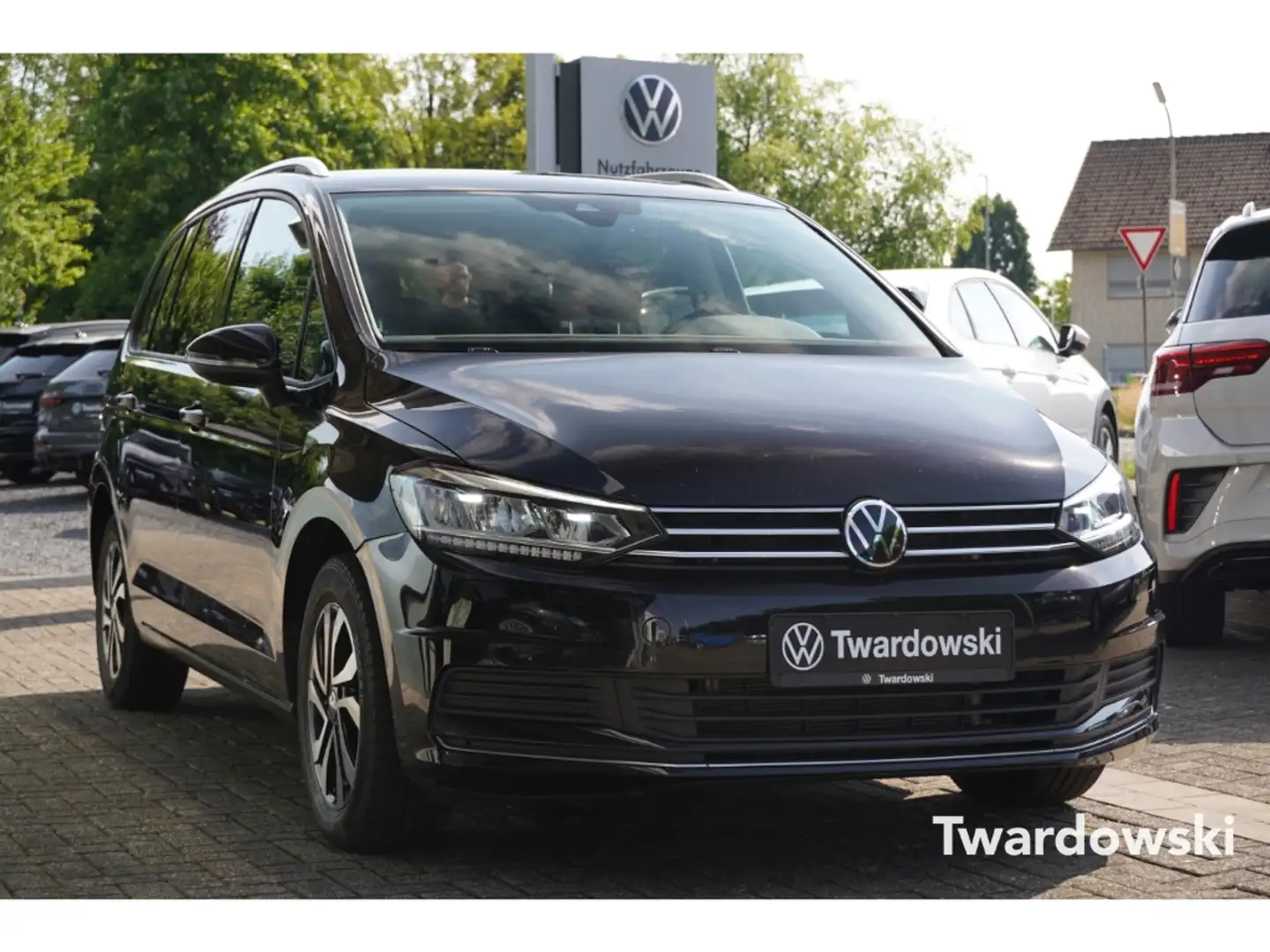 Volkswagen Touran Active 2.0 TDI 7-Sitze SHZ LED APP Lane Schwarz - 1