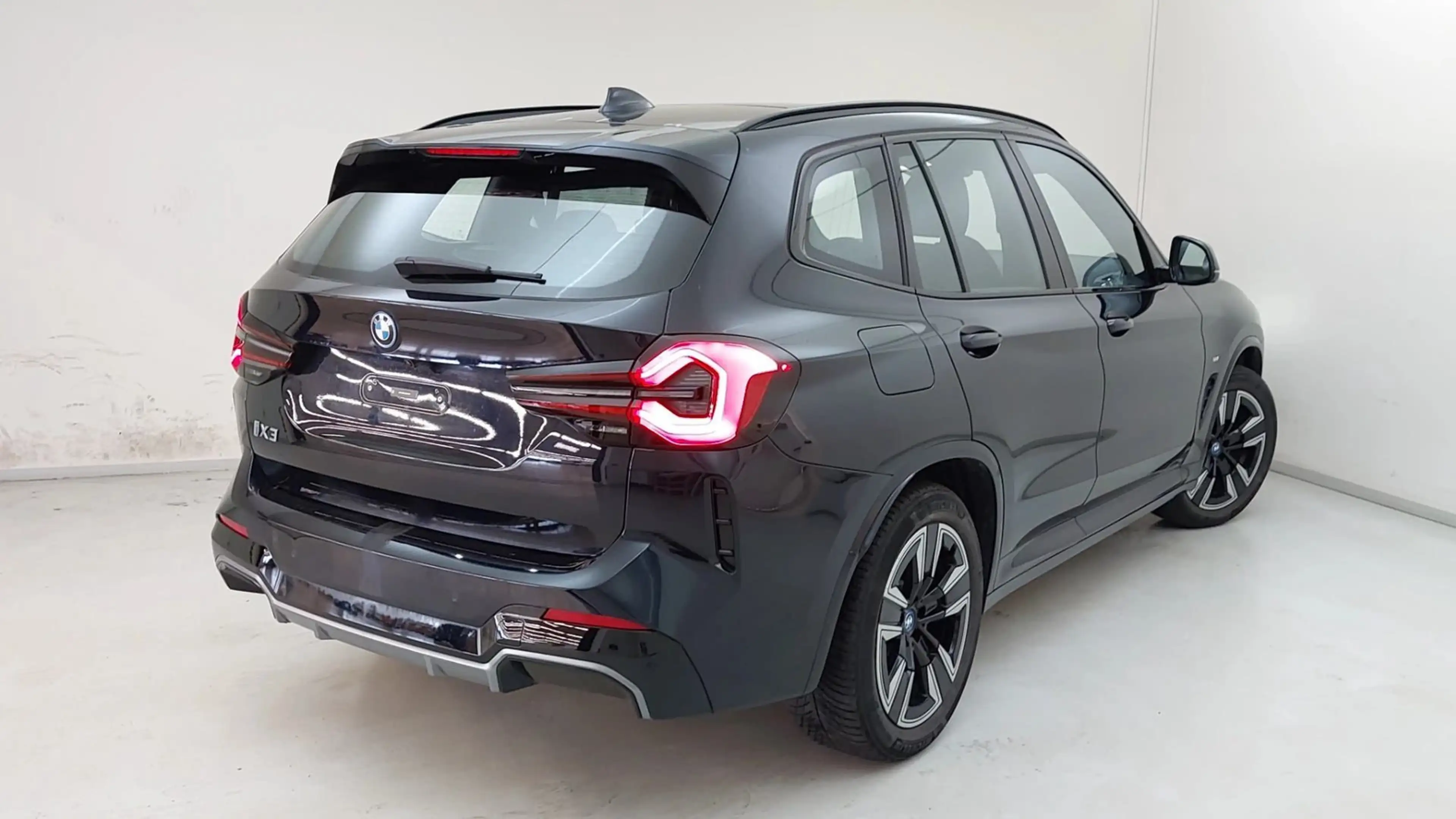 BMW iX3 M SPORT AHK/RFK/PANO/ACC/MMRY/CARPLAY — photo 3