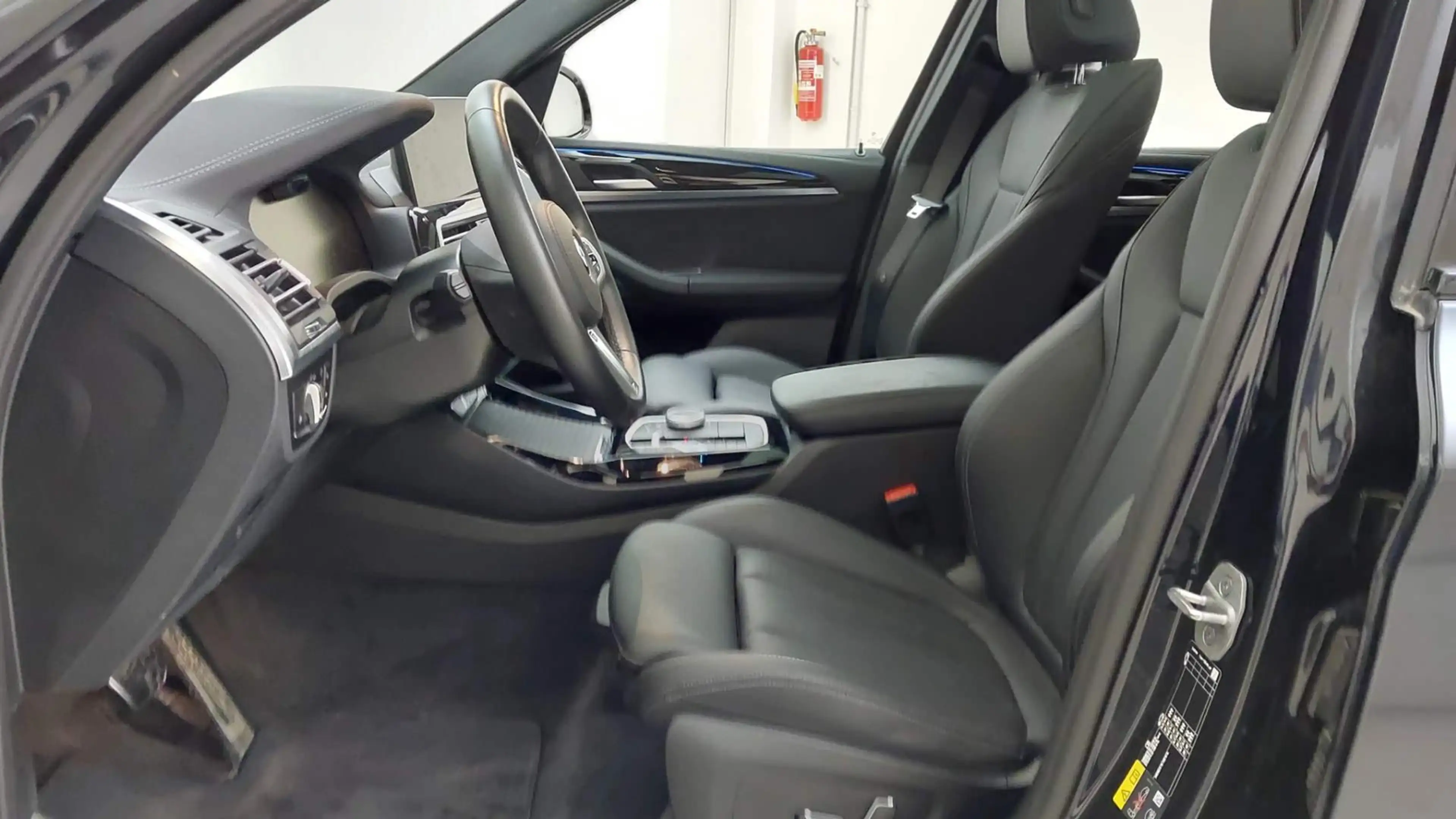 BMW iX3 M SPORT AHK/RFK/PANO/ACC/MMRY/CARPLAY — photo 5