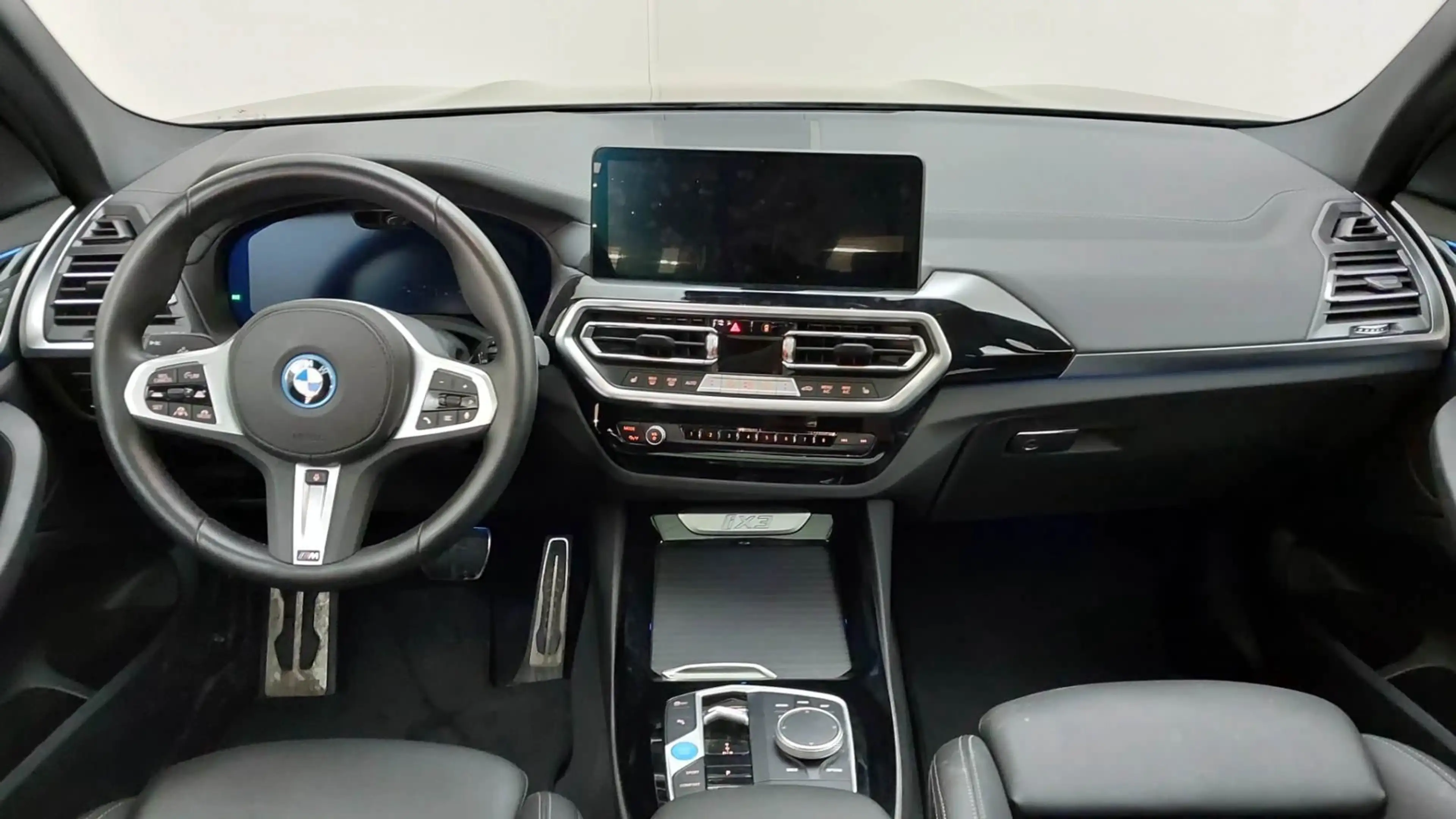 BMW iX3 M SPORT AHK/RFK/PANO/ACC/MMRY/CARPLAY — photo 6
