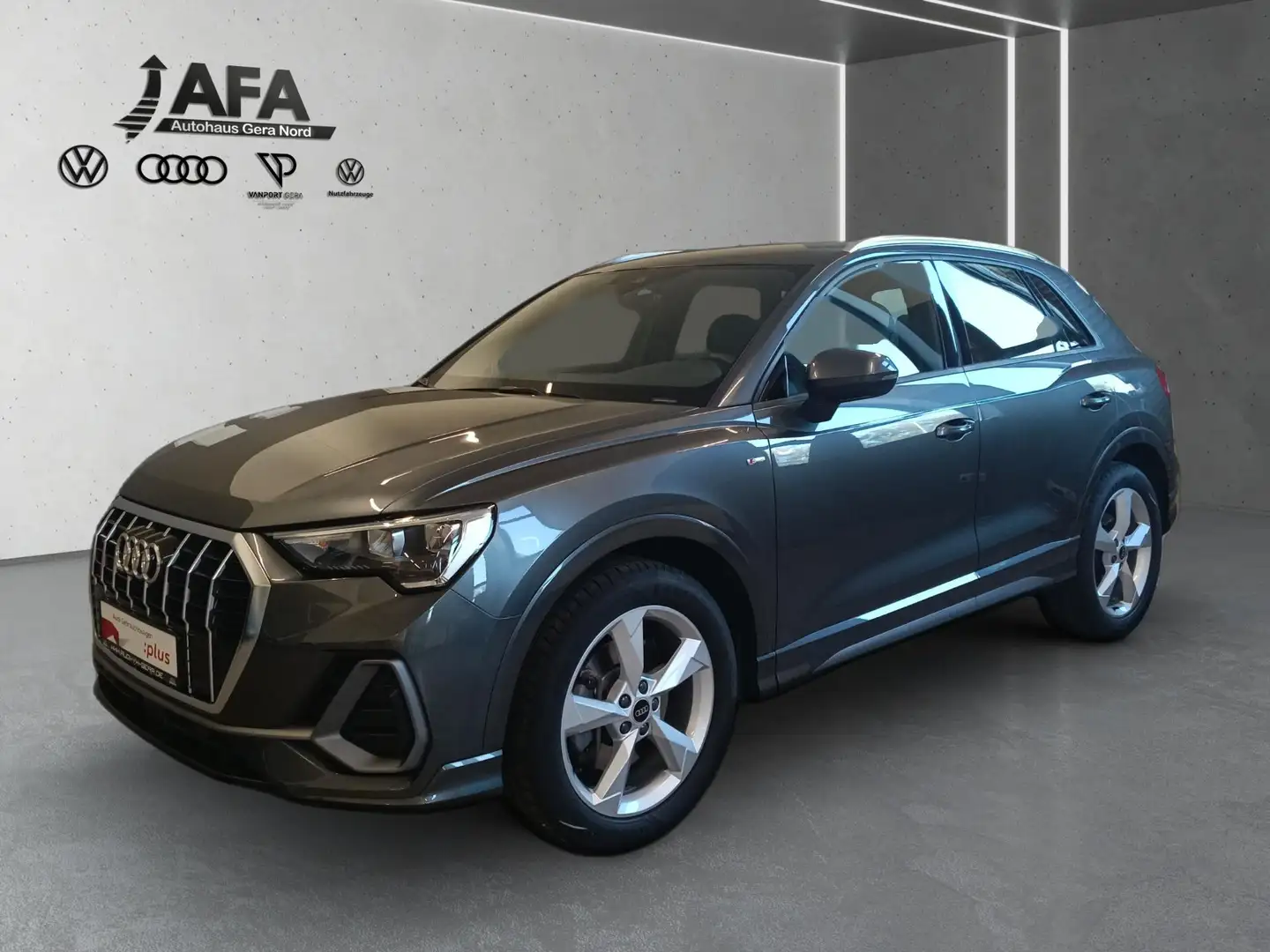 Audi Q3 40 TFSI qu. S tronic 2x S-Line*Nav+*VC*19Zoll Grijs - 2