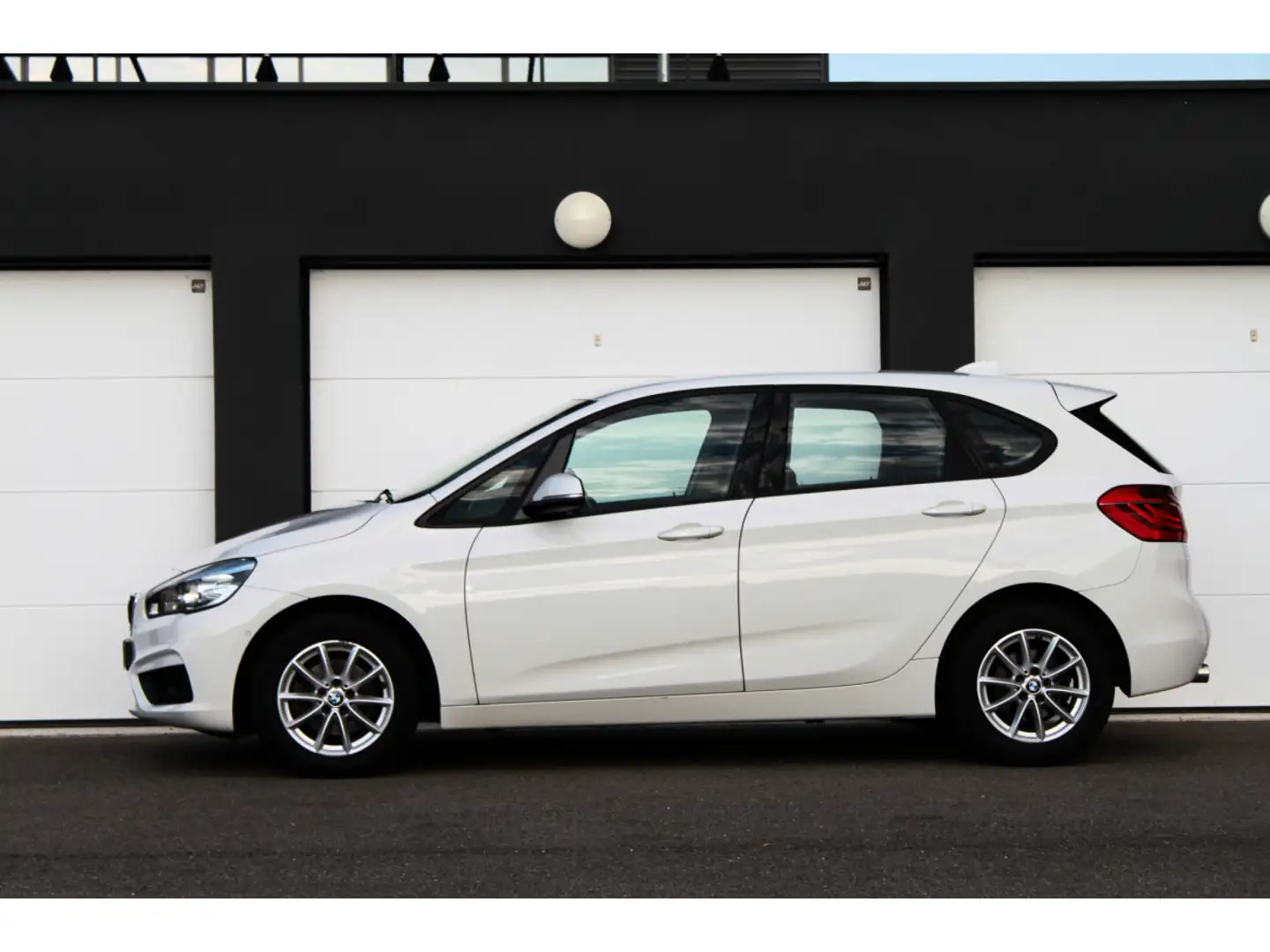 BMW 218 Active Tourer 218d | LLD 290e/mois Weiß - 2