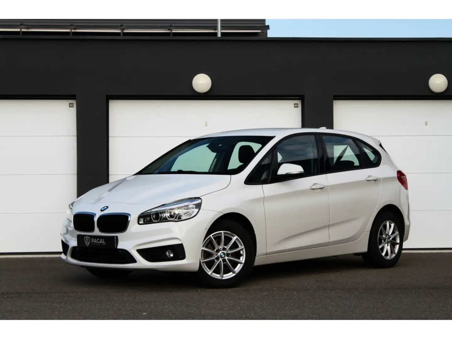 BMW 218 Active Tourer 218d | LLD 290e/mois Weiß - 1