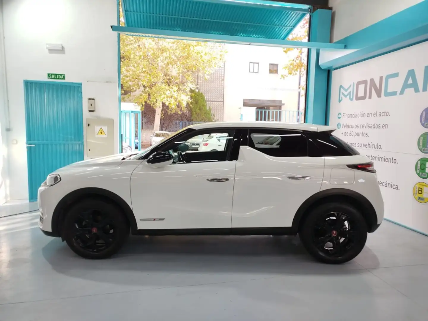 DS Automobiles DS 3 Crossback Puretech Performance Line 100 Bílá - 2