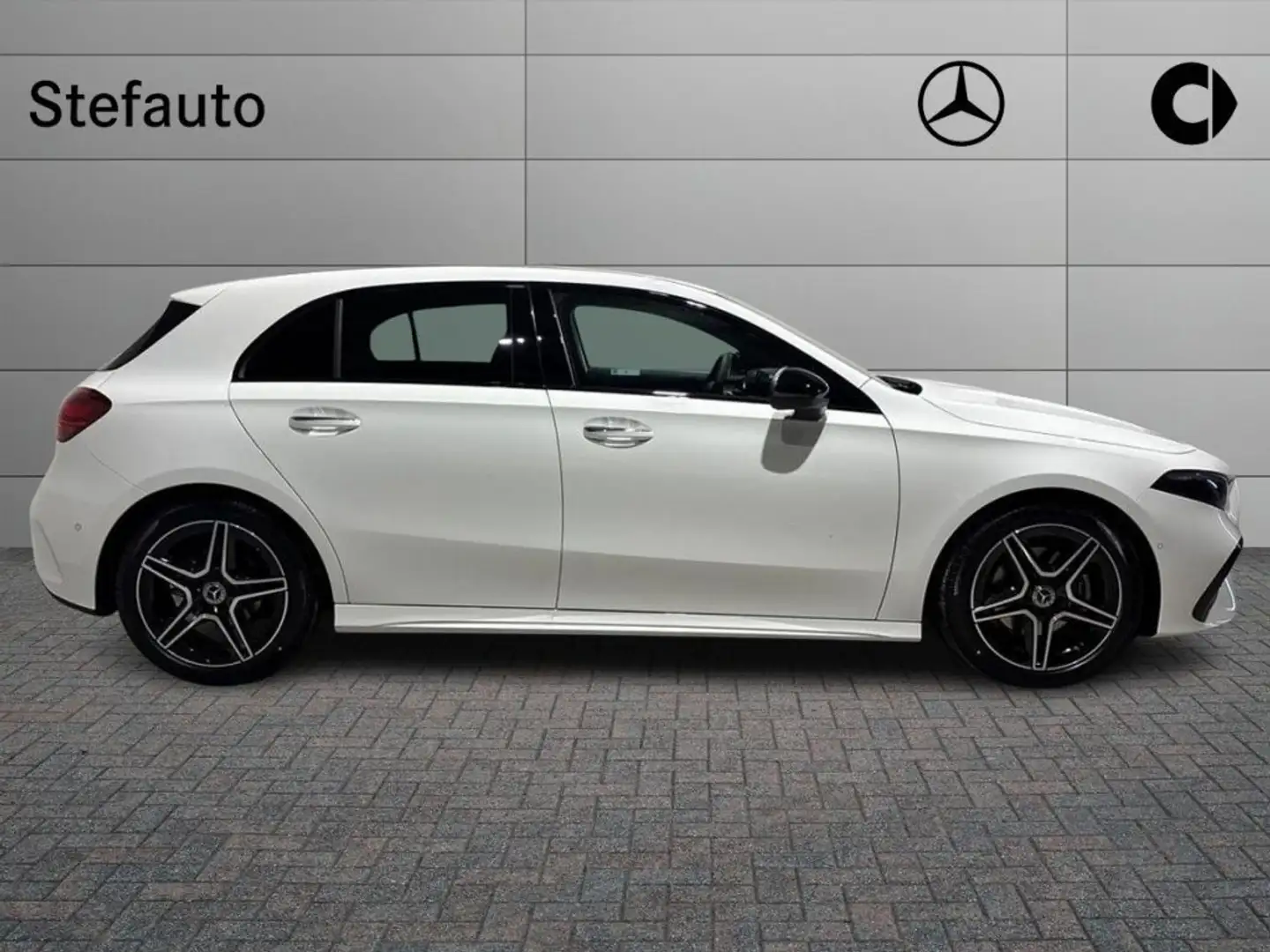Mercedes-Benz A 180 d Automatic AMG Line Advanced Plus Bianco - 2