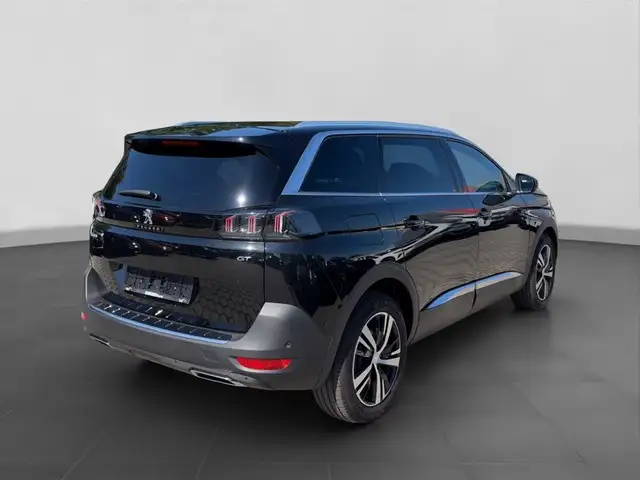 Peugeot 5008 view 5