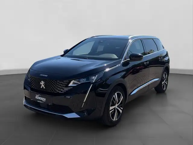 Peugeot 5008 main image