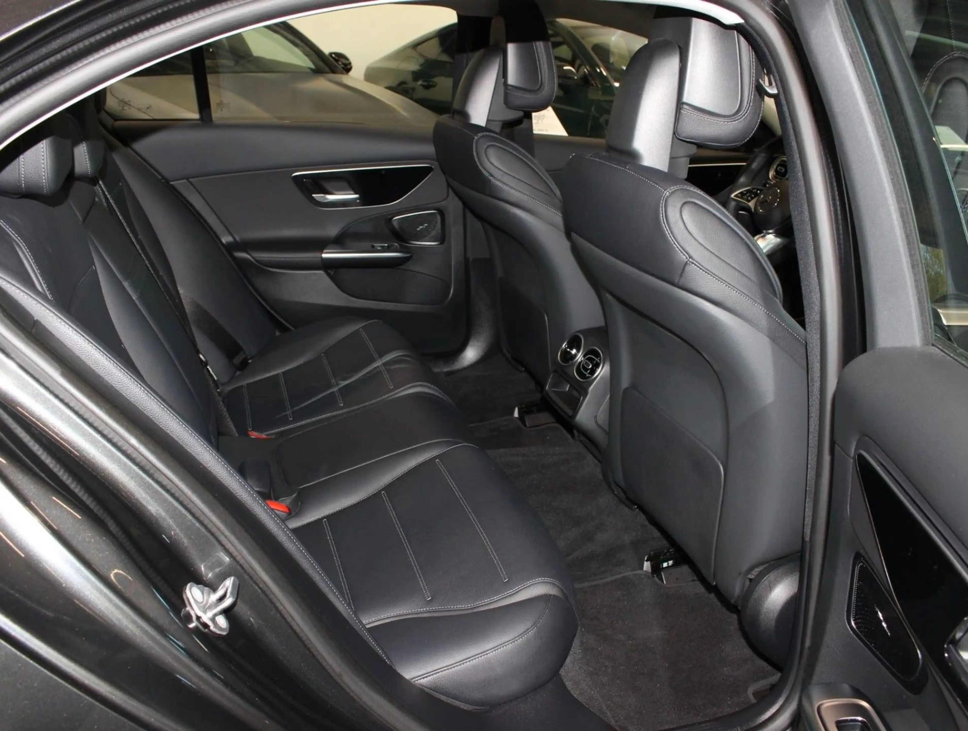 Mercedes-Benz C 220 d Avantgarde HUD+Kamera+1.Hand — photo 10