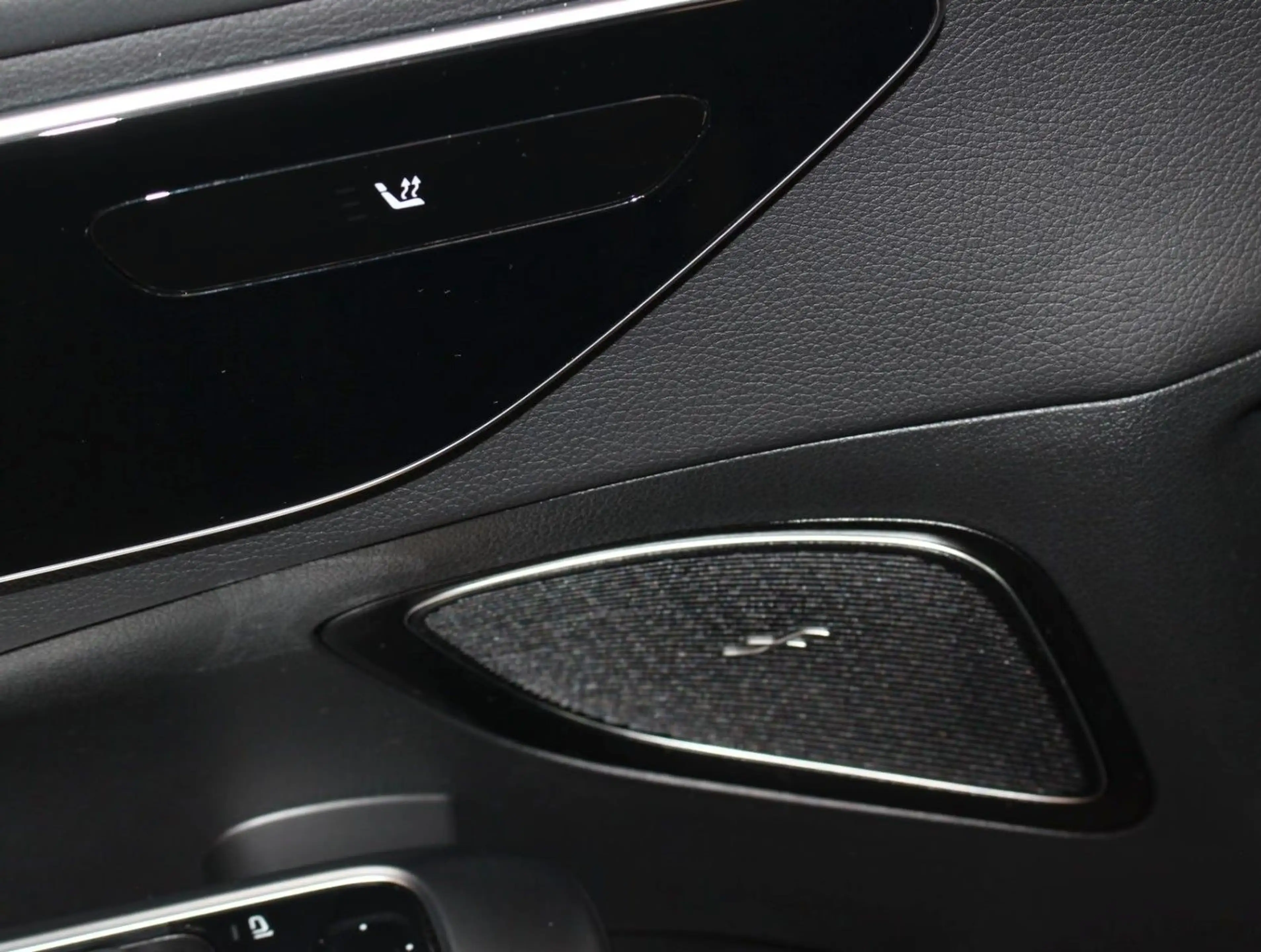 Mercedes-Benz C 220 d Avantgarde HUD+Kamera+1.Hand — photo 13