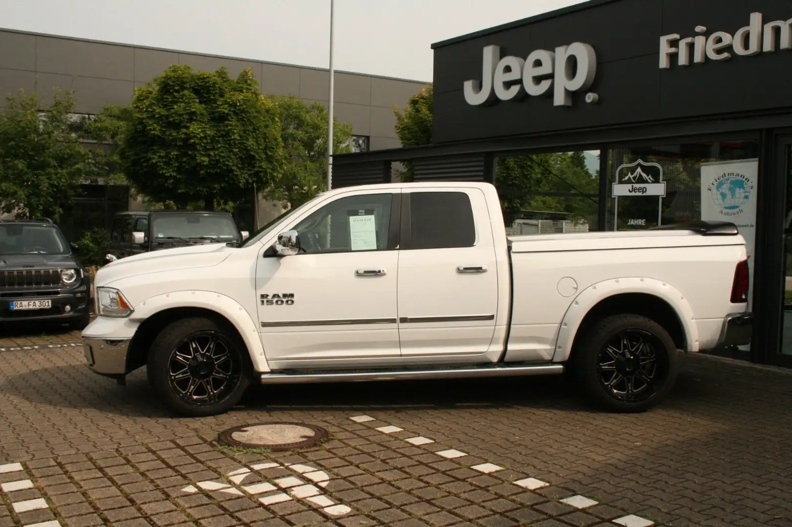 Dodge RAM 1500 Laramie Quad Cab 5,7 V8 Hemi Alb - 2