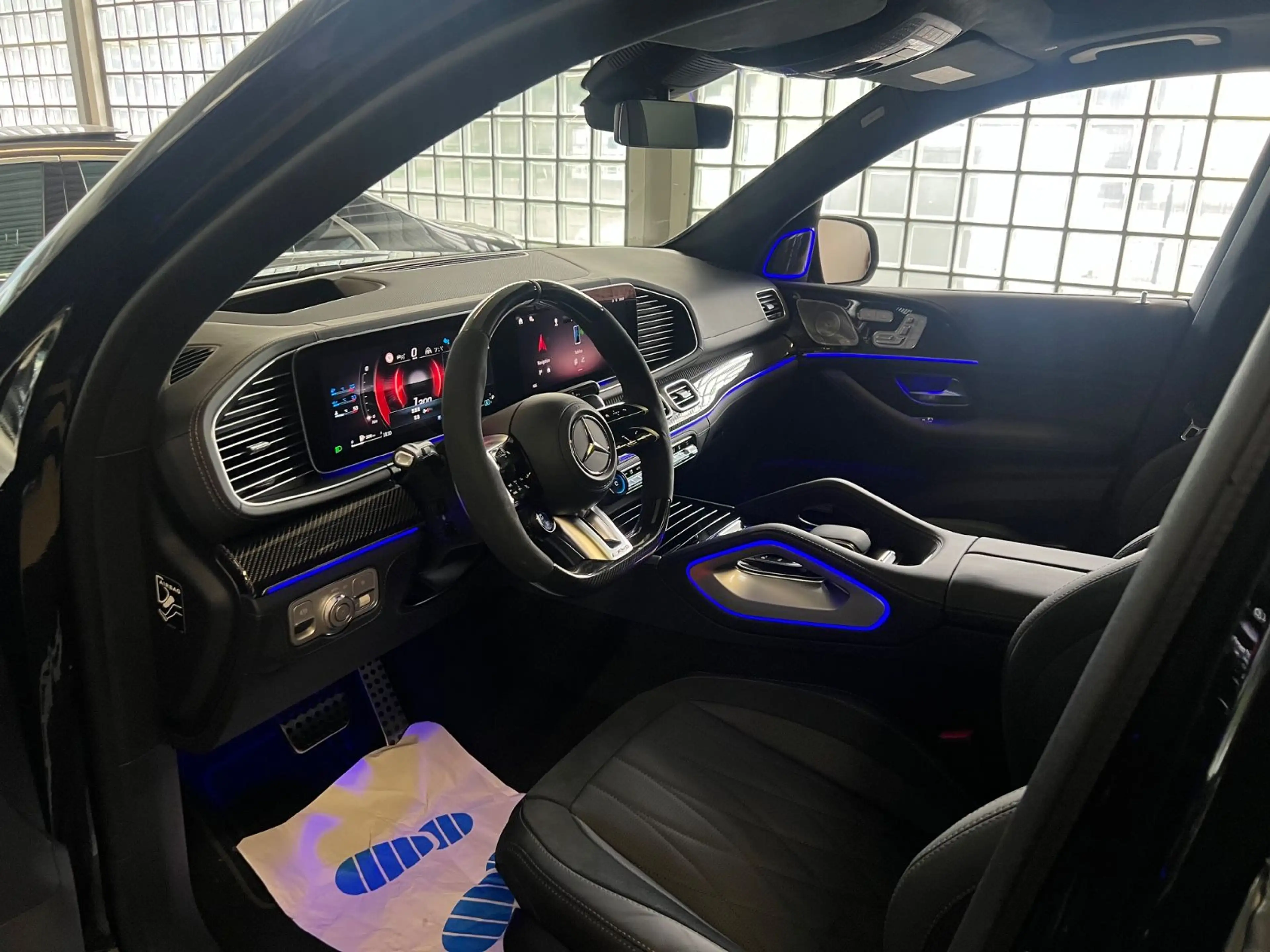 Mercedes-Benz GLS 63 AMG AMG 4 Matic*CARBON*3D BURMESTER*NEUWERTIG — photo 12